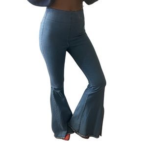 Skylar+Madison Sz M Bell Bottoms